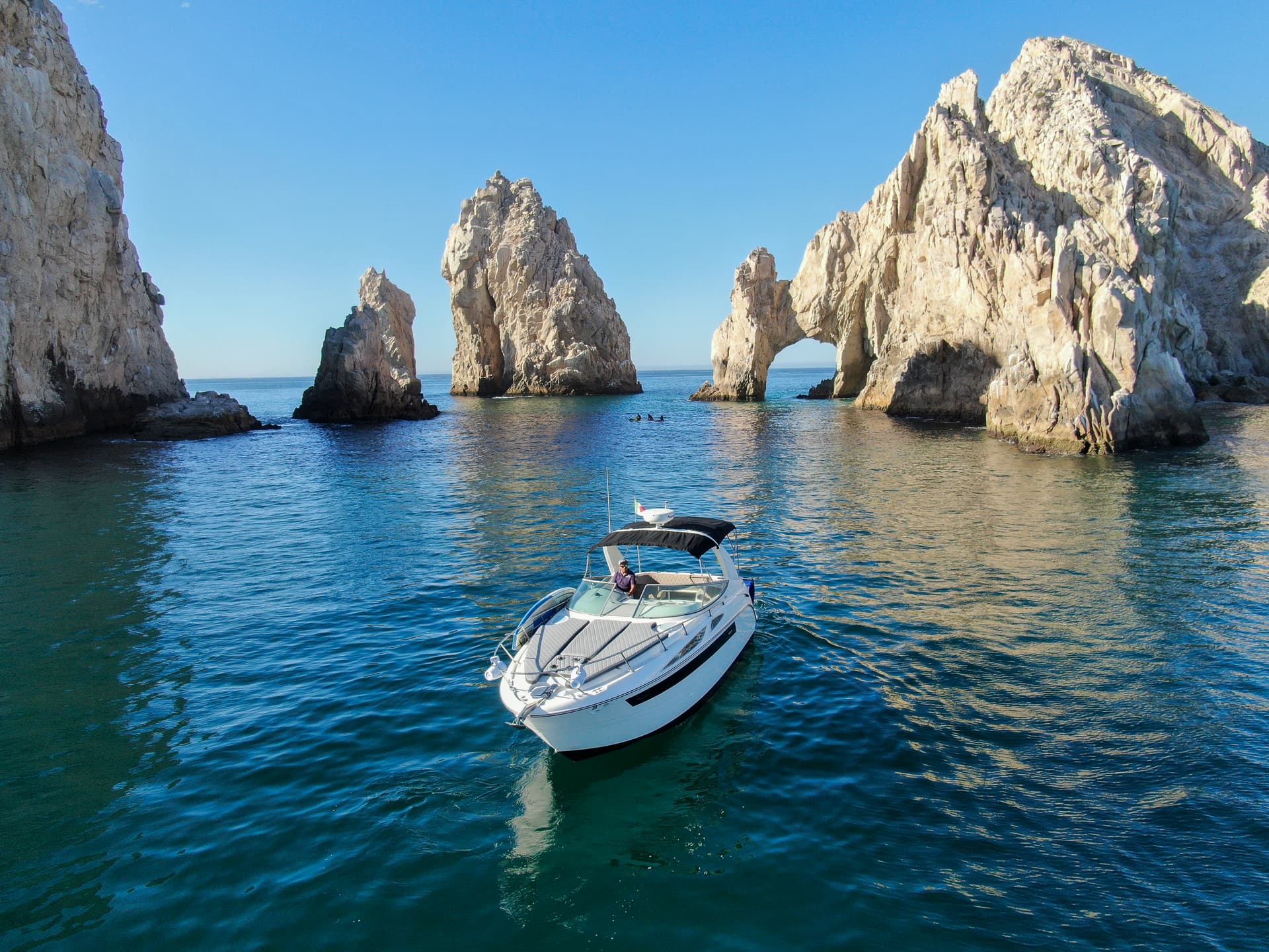 Bayliner 35ft — yacht charter in Cabo San Lucas — photo 3