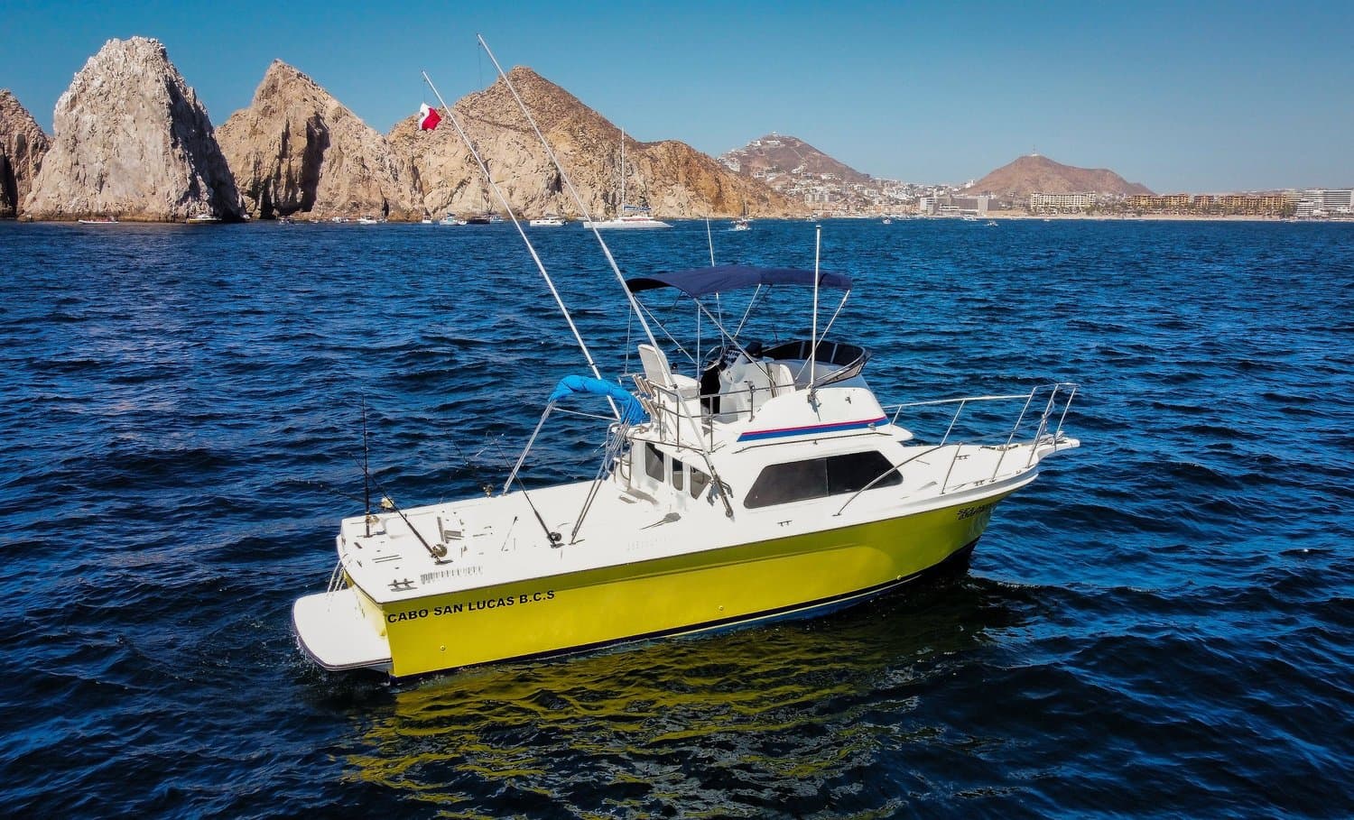 33ft Uniflite sportfishing boat in Cabo San Lucas