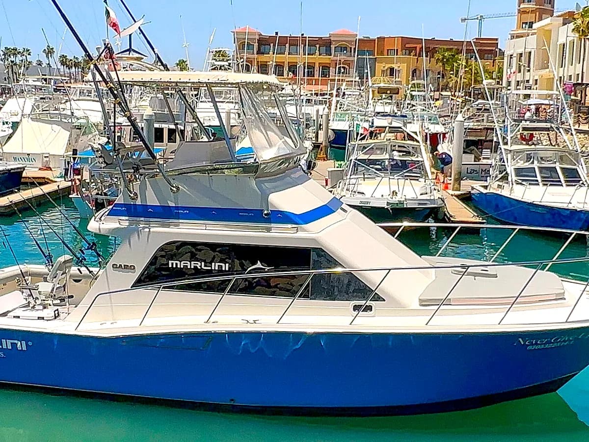 35ft Never Give Up sportfishing boat in Cabo San Lucas