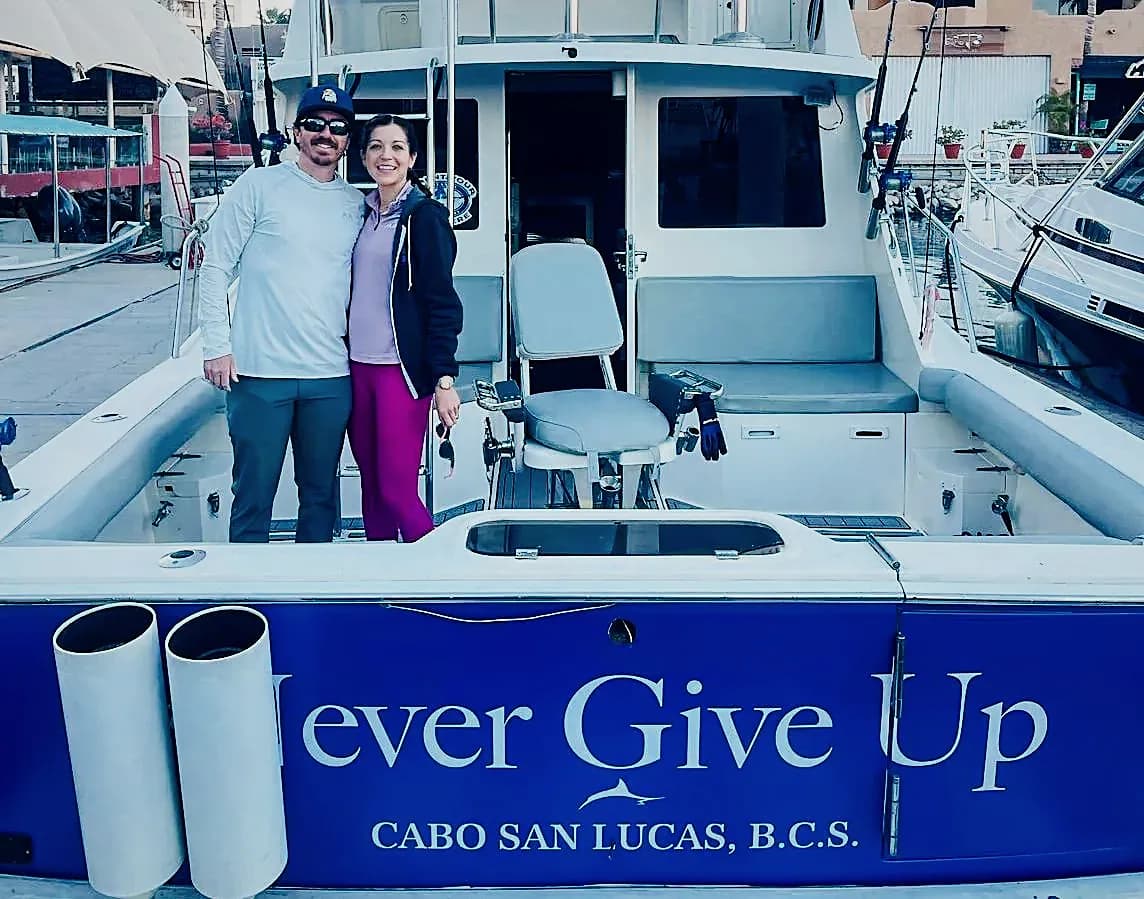 Atrapa el Grande: Tu Guía 2026 para Pesca en Grupo en Cabo San Lucas