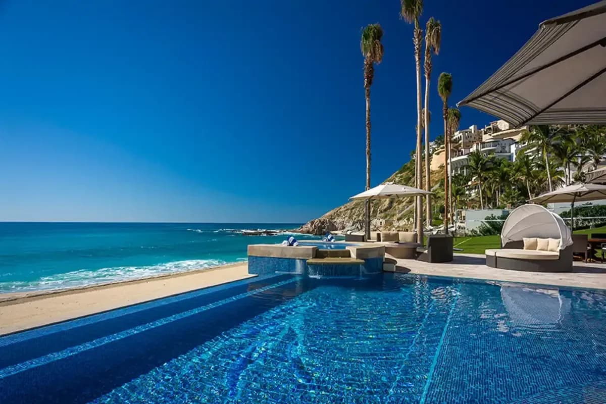 A luxury home overlooking the sea in Los Cabos