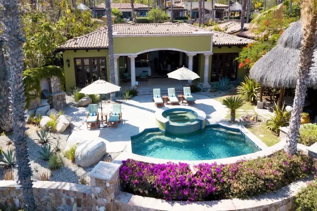 Guía de Hoteles en Cabo San Lucas: Las mejores opciones para 2026