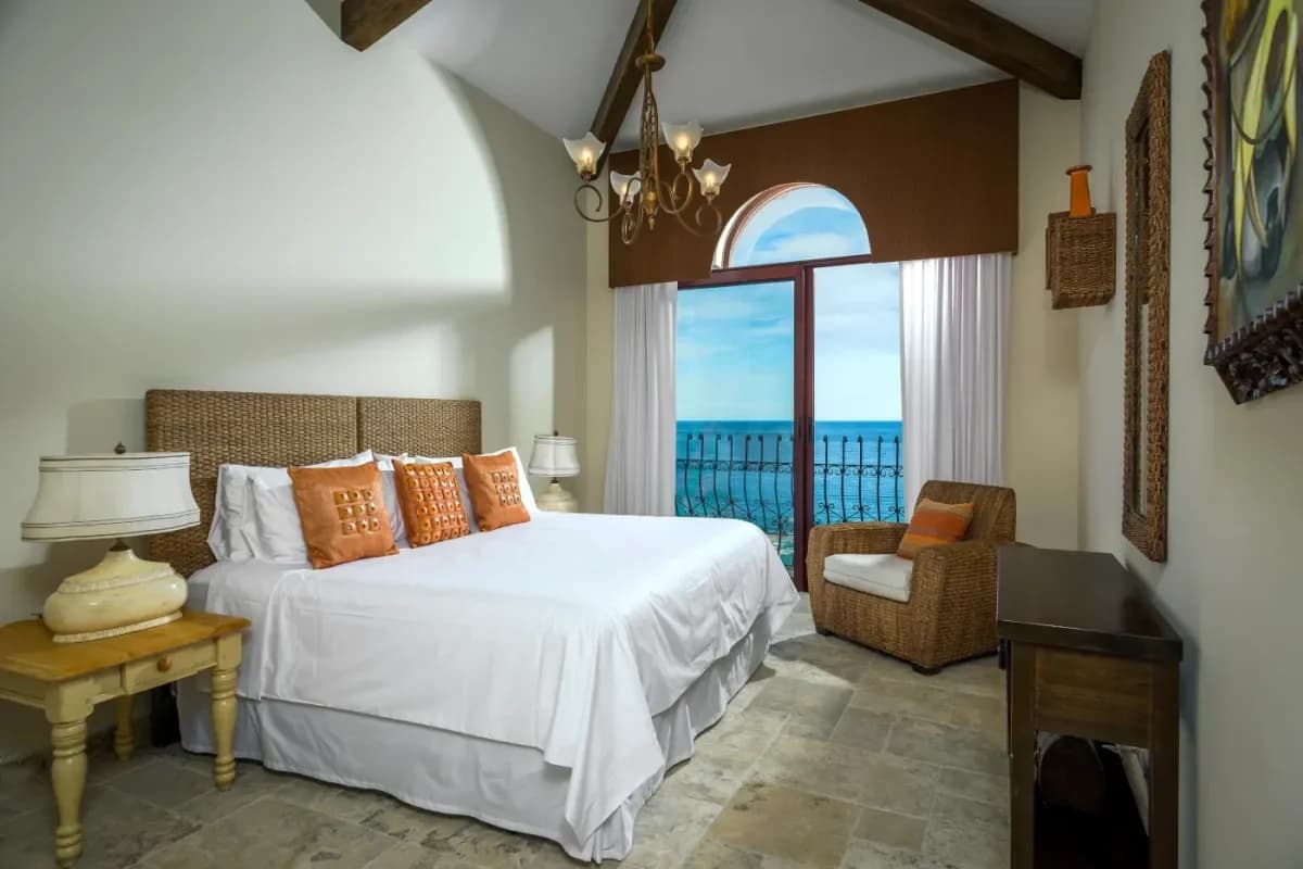 Luxury Cabo home interior and grounds 2