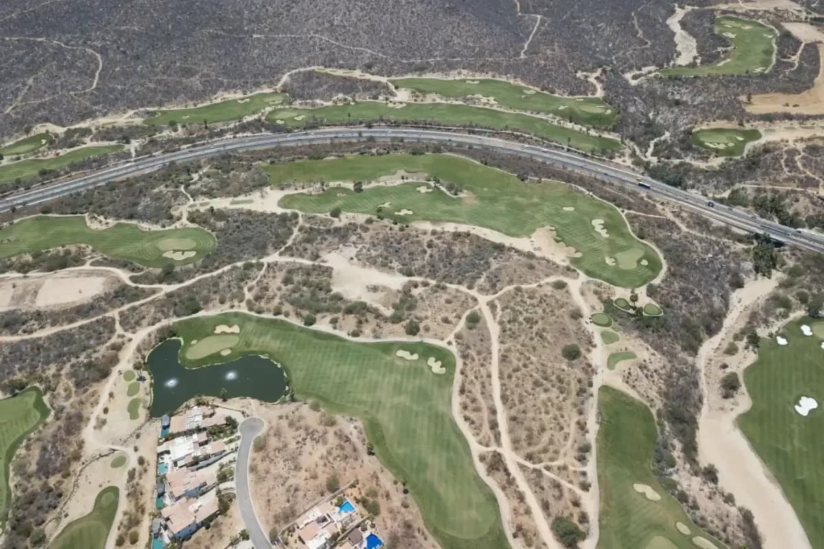 Las Mejores Comunidades de Golf en Cabo: Dónde Vivir en el Campo