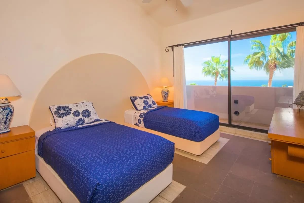 Your 2026 Luxury Shopping Cabo San Lucas Guide: High-End Boutiques & Art