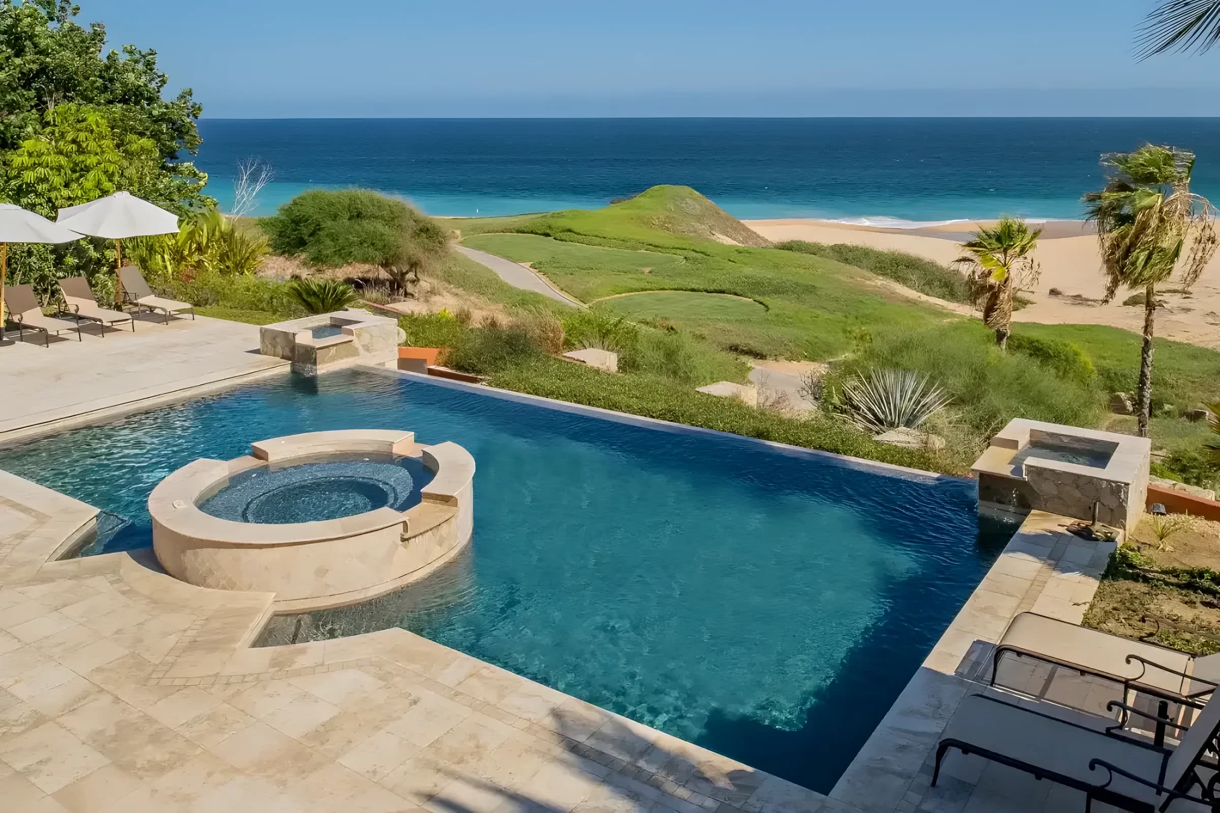 Mango Deck Los Cabos: Mi guía de experto 2026 para el club de playa más popular de Medano