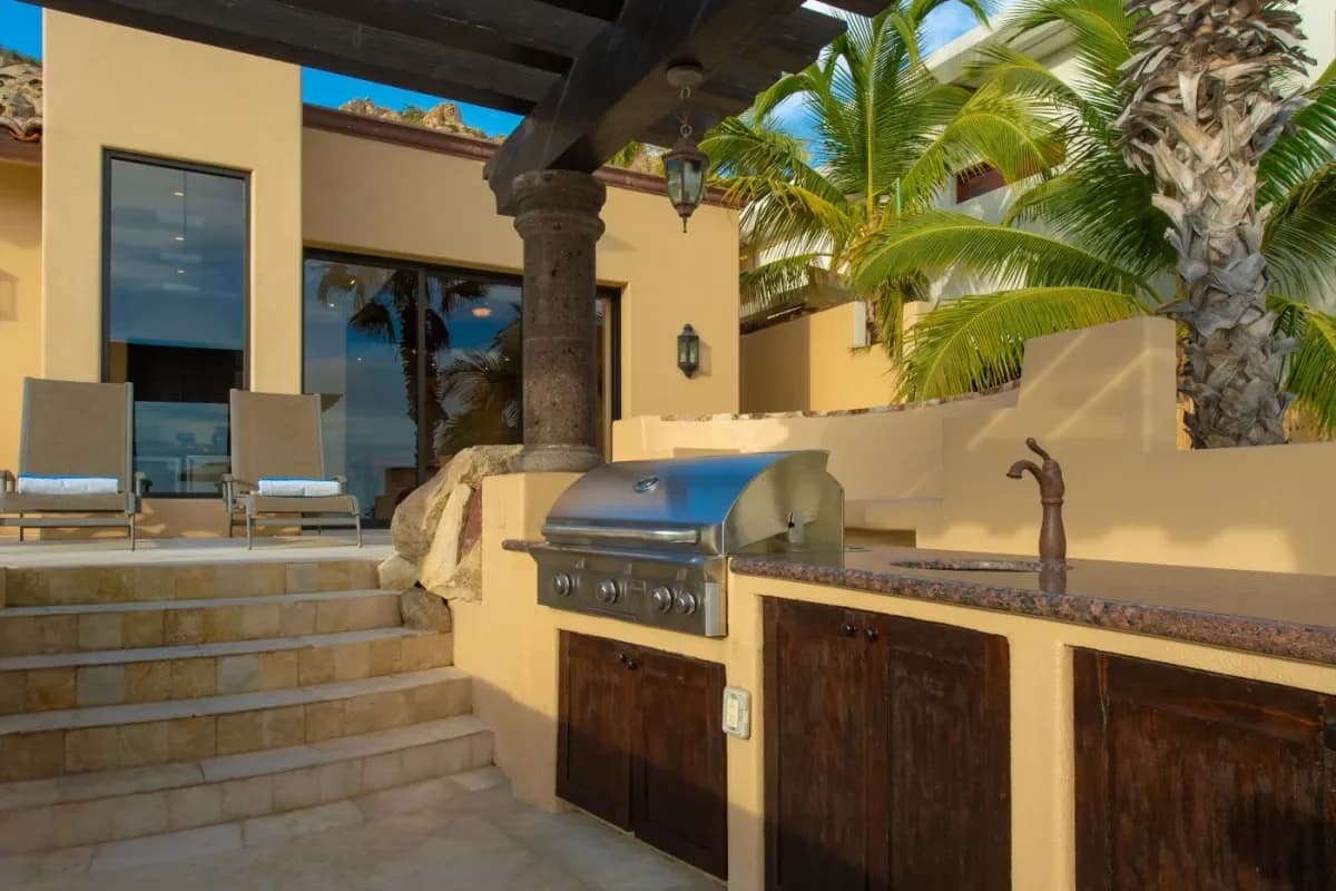 Common Cabo Resort Scams & How to Avoid Them