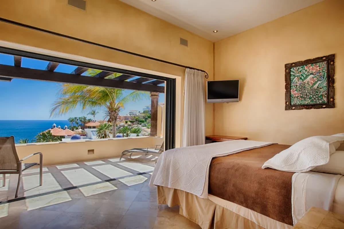 Ultimate Cabo Bachelor Party Villas: Local Expert's Guide