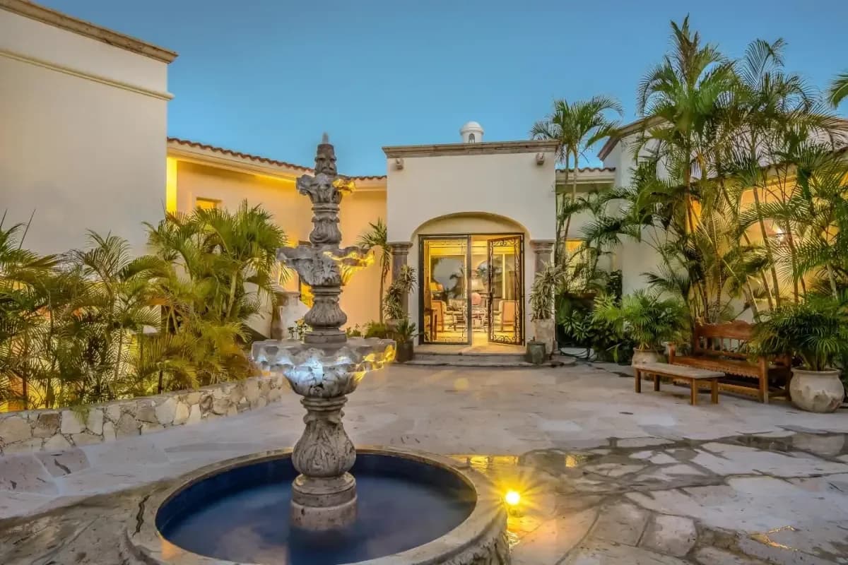 Villa Magnolia — Oceanfront Estate
