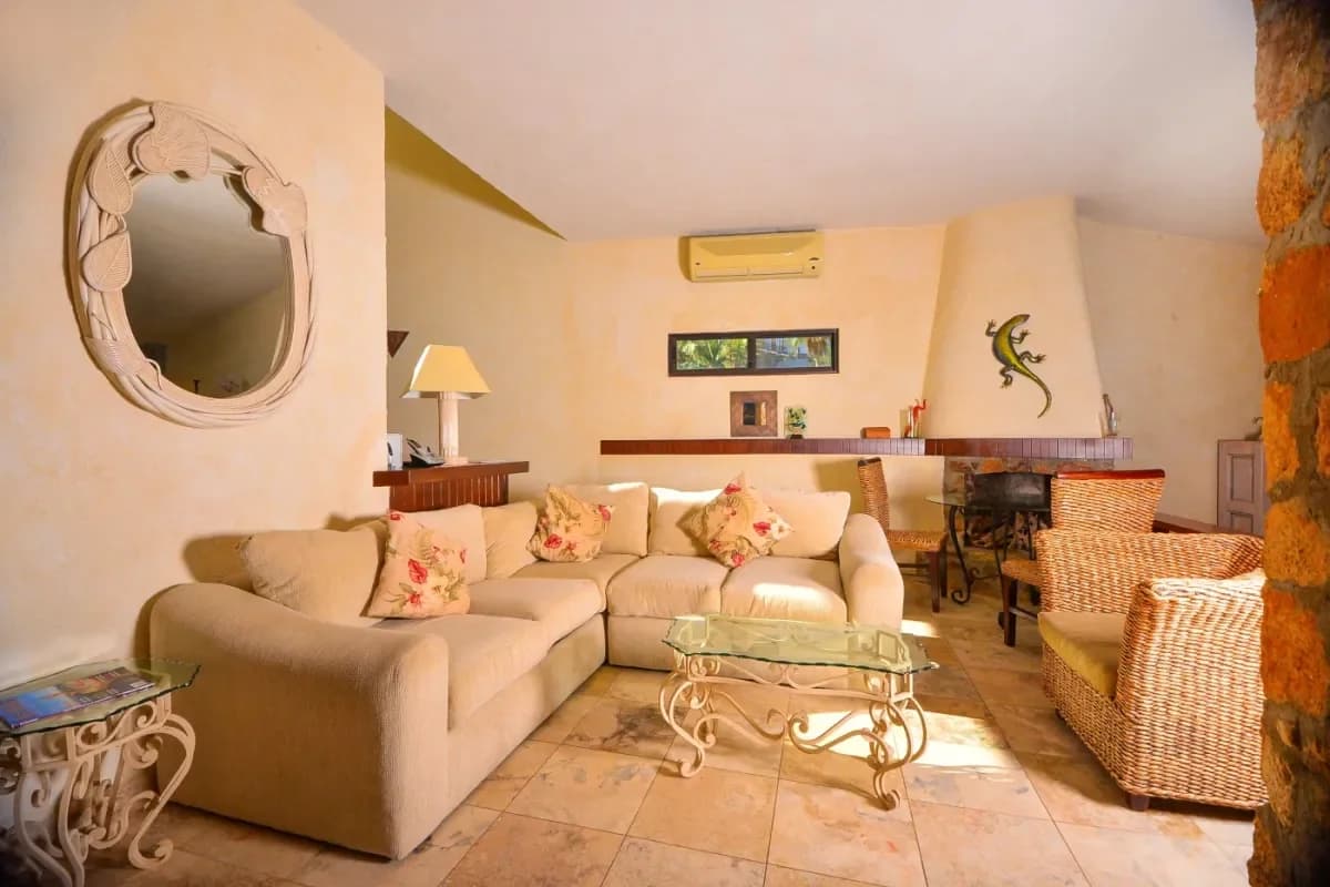 A luxury home overlooking the sea in Los Cabos