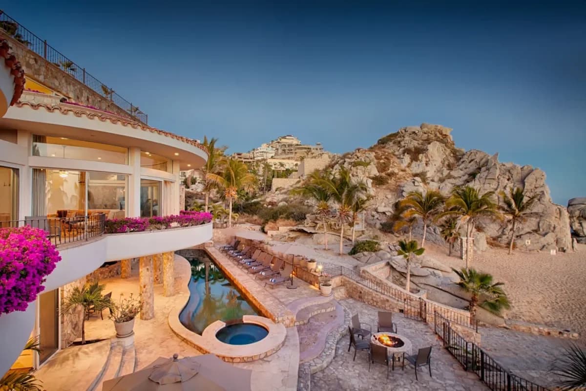 A luxury home overlooking the sea in Los Cabos