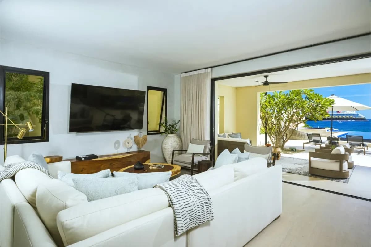 Best Cabo Villas for Friends Getaways: An Insider's Guide