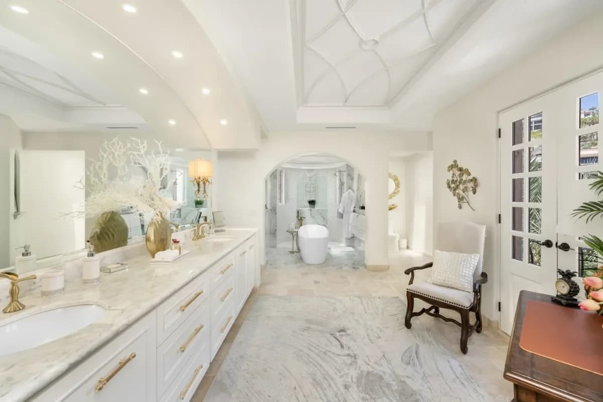 Luxury Cabo home interior and grounds 2
