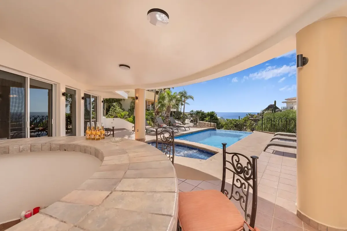 Villa Sol Y Luna, a 4-bedroom villa in Pedregal Pacific