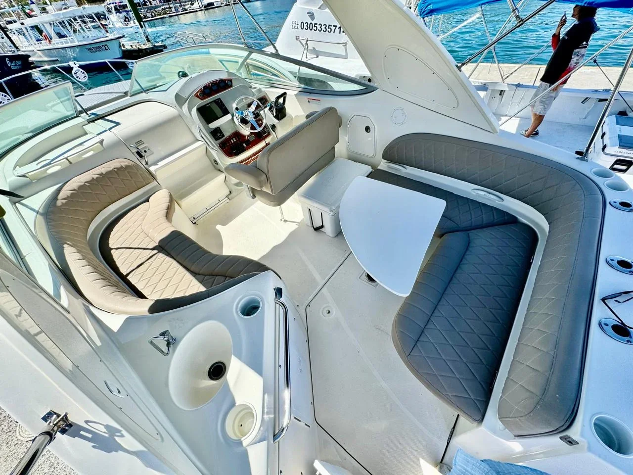 Bayliner 35ft, a 35ft yacht in Cabo San Lucas (5)