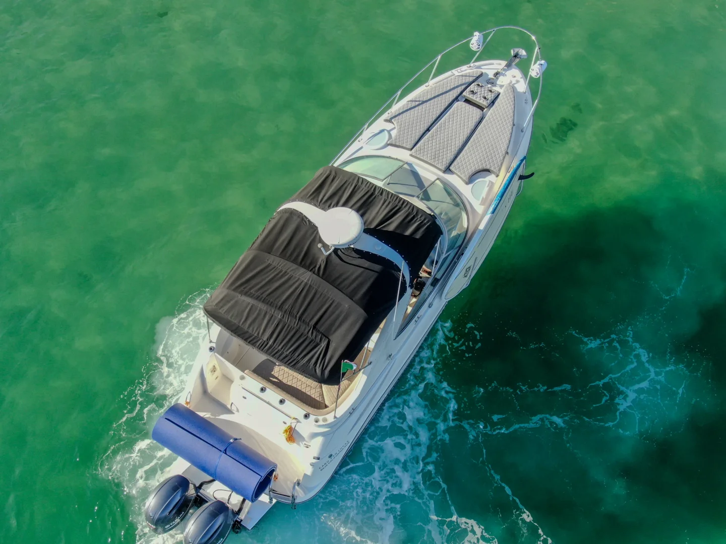 Bayliner 35ft, a 35ft yacht in Cabo San Lucas (6)