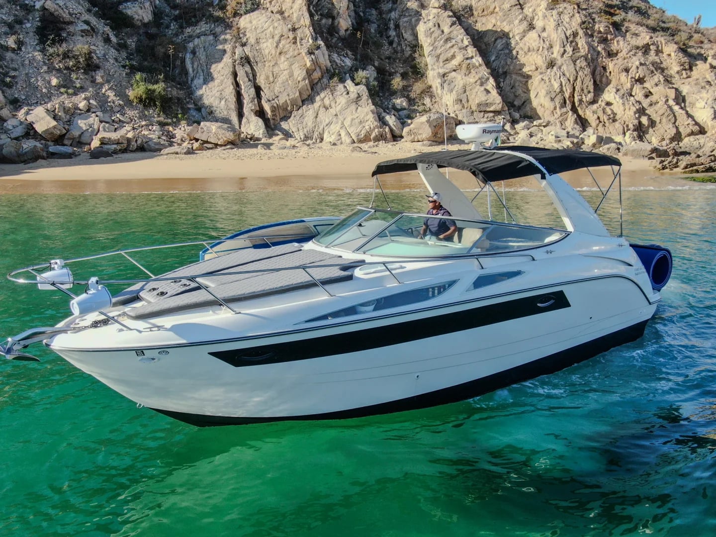 Bayliner 35ft, a 35ft yacht in Cabo San Lucas (8)