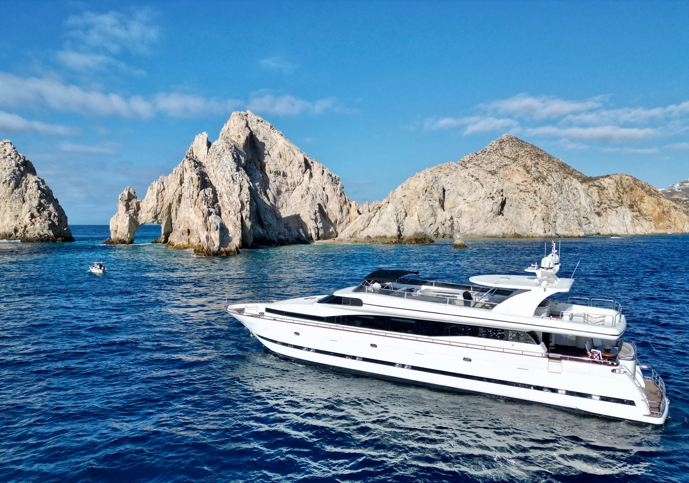 Horizon 110ft, a 110ft yacht in Cabo San Lucas (2)
