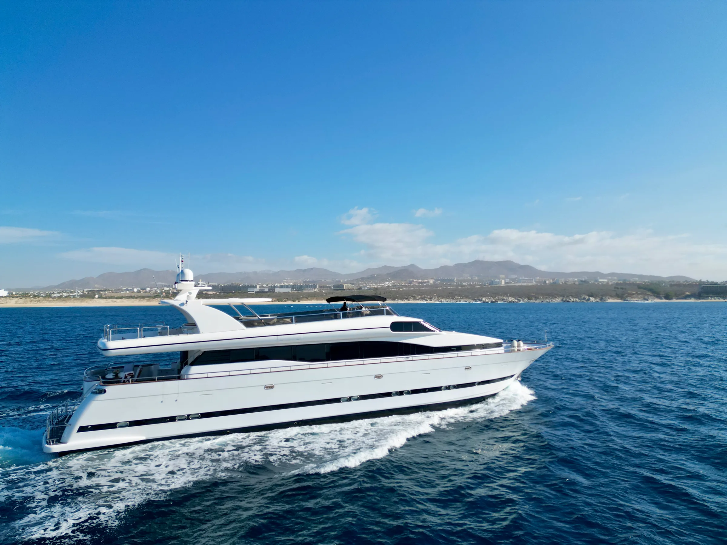 Horizon 110ft, a 110ft yacht in Cabo San Lucas (4)
