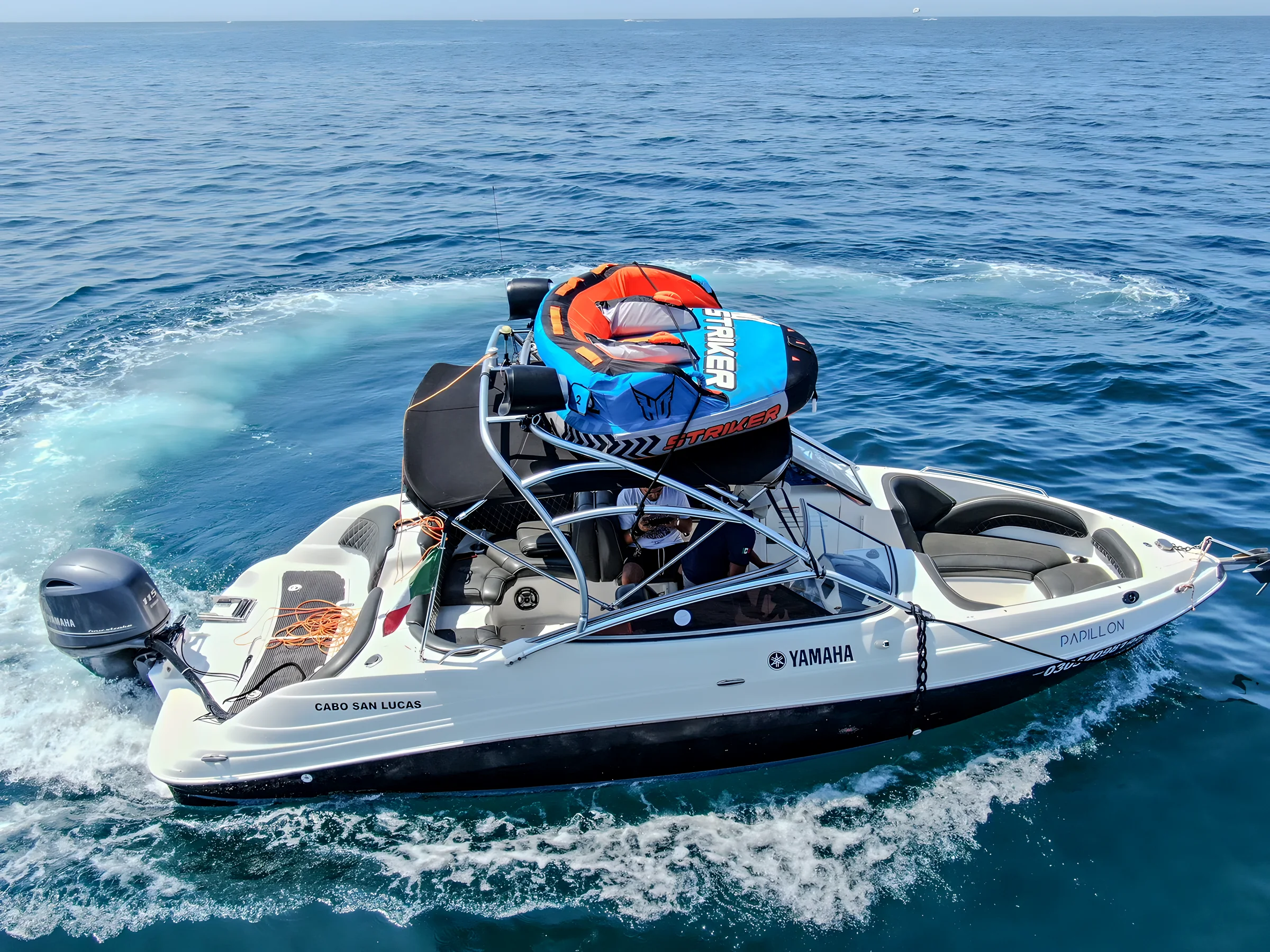 Yamaha 28ft, a 28ft yacht in Cabo San Lucas