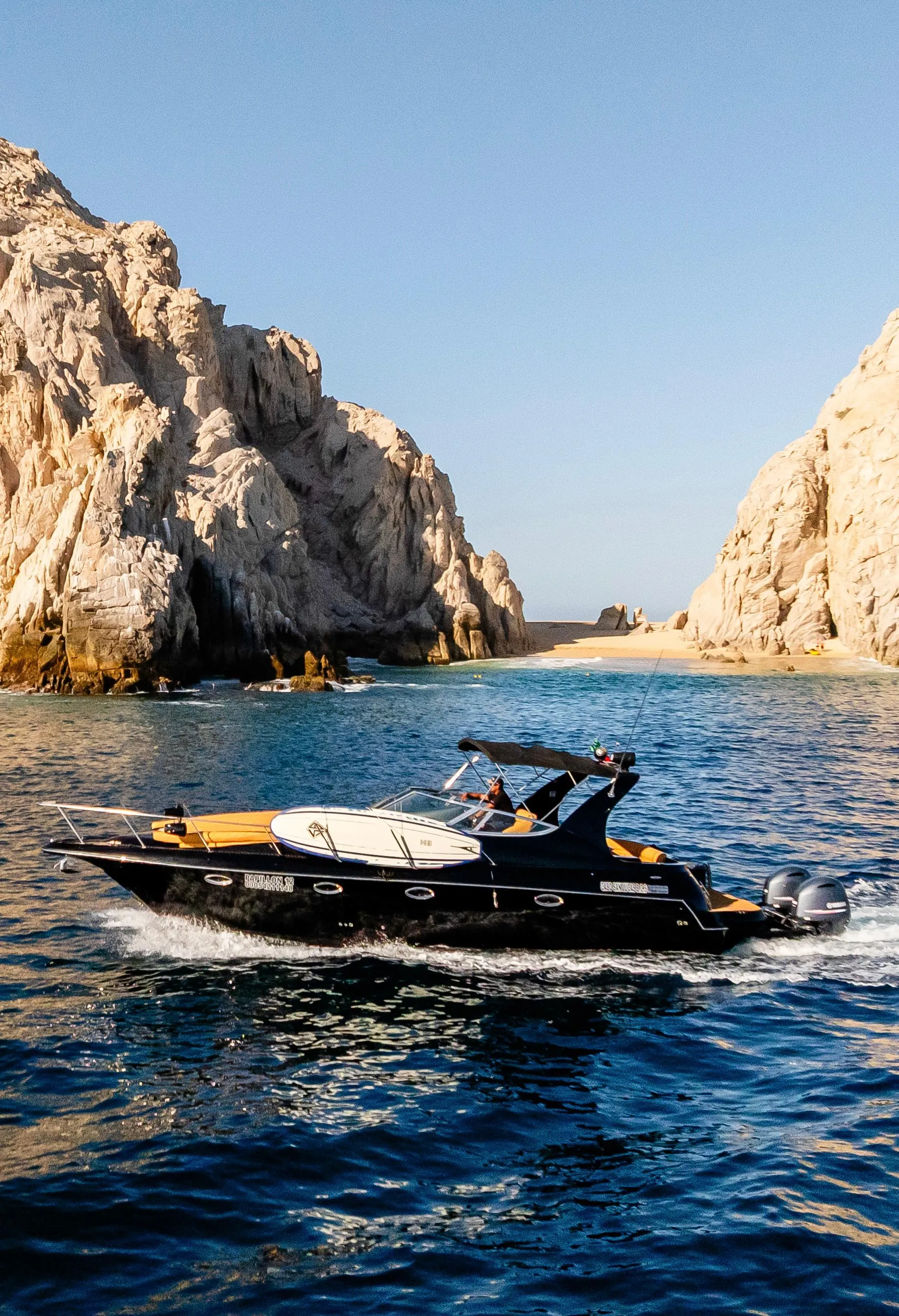 Yacht Cruiser 37ft, a 37ft yacht in Cabo San Lucas (3)