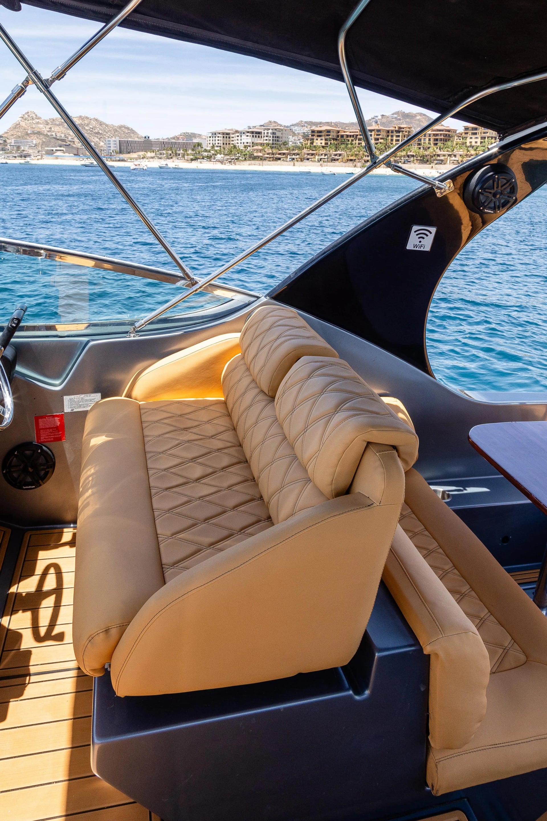 Yacht Cruiser 37ft, a 37ft yacht in Cabo San Lucas